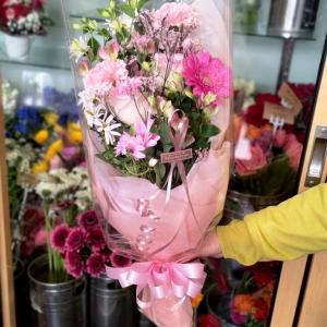 ピンクのおまかせ花束 送料無料|華やかで可愛い...の詳細画像1