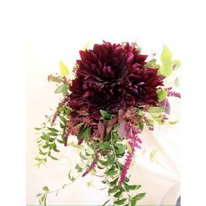 アメリカンフラワーのウェディングブーケ白バラのクラッチブーケ : 花