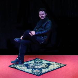 インビジブルチェアー　予約販売品