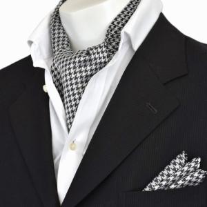 ネクタイ プレゼントアスコットタイ　ポケット チーフ２点セット