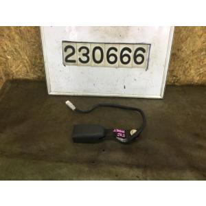 【個人宅発送可】ゼスト CBA-JE2 シートベルト D 4WD P07A NH700M