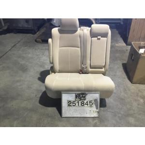 【個人宅発送不可】アルファード DBA-ANH25W リア シート 240X 4WD 8人 070