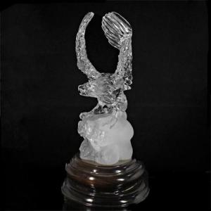 最高級 天然水晶 手彫り 鷹彫刻置物 ケース付...の詳細画像1