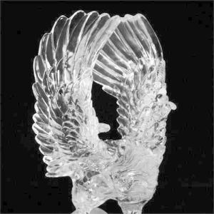 最高級 天然水晶 手彫り 鷹彫刻置物 ケース付...の詳細画像4