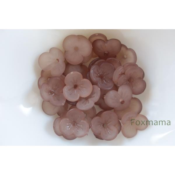 アクリルビーズパーツ 10mm 30個 3枚花びら 半透明 マット 茶 (BF310MBRWSHS)