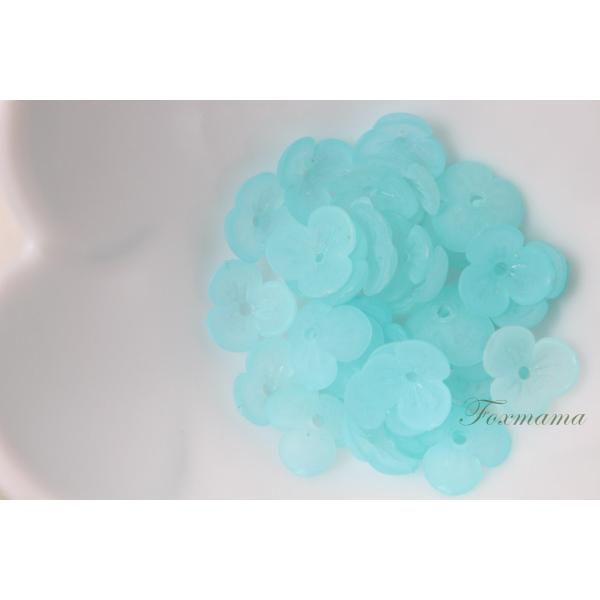 アクリルビーズパーツ 30個 3枚花びら 10mm アクリル マット 半透明 水色(BF310MWT...