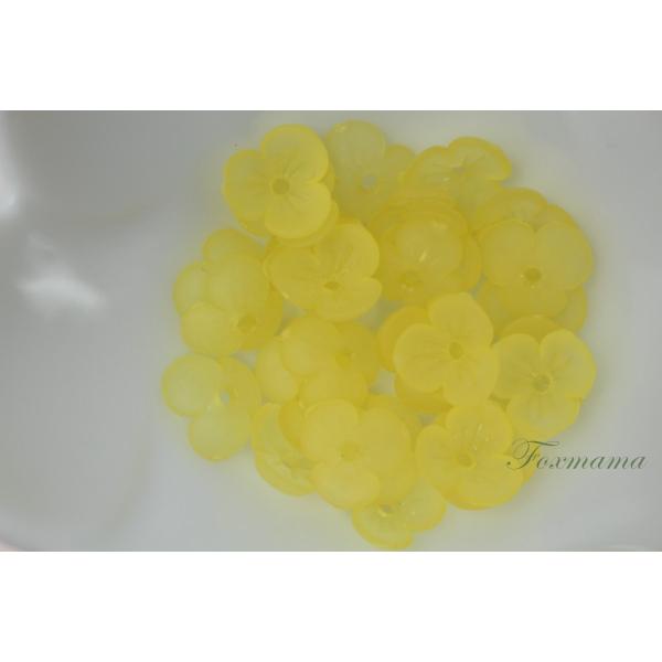 アクリルビーズパーツ 10mm 30個 3枚花びら マット 半透明 黄(BF310MYLSHHS)