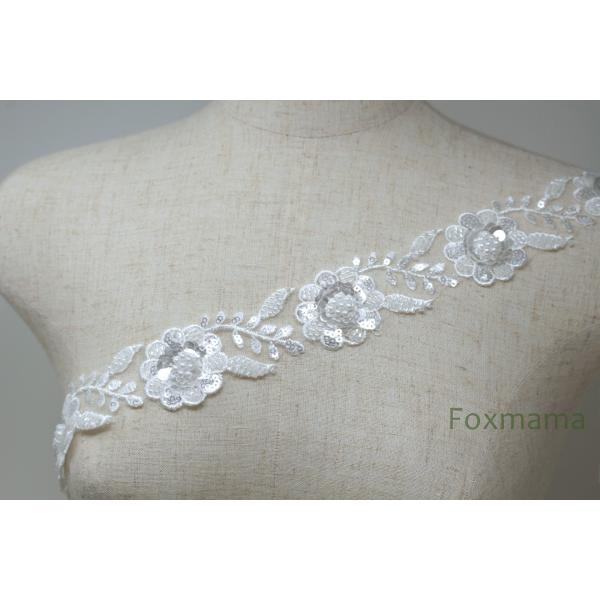 チュール刺繍モチーフレース 1点から 花 スパンコールビーズ装飾 オフ白 (LFL402OWWSSP...