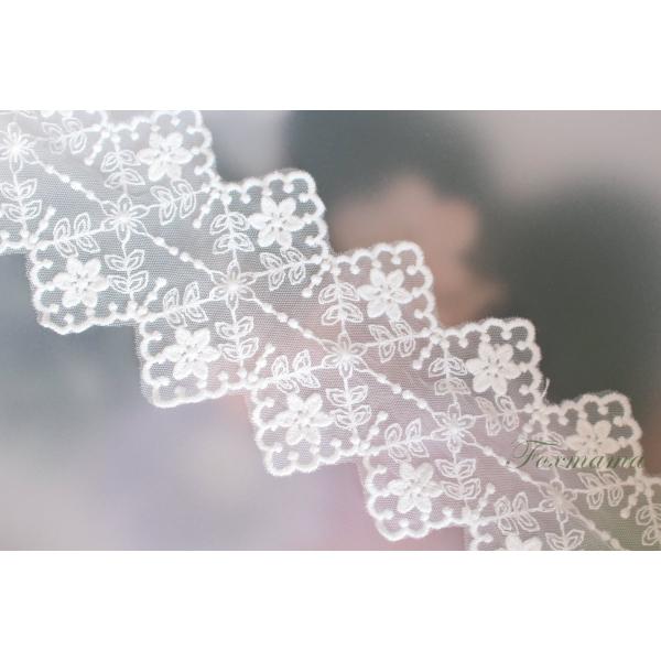 綿刺繍レース 50cm 花 フラワー 葉っぱ 四角　ナイロンチュール キナリ (LSQ70CKNJB...