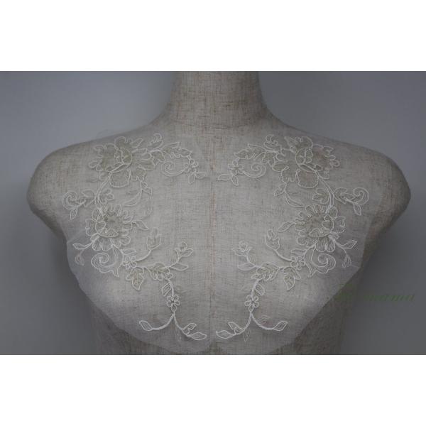 チュールコード刺繍モチーフ 1対 花  金ラメxオフ白 キナリ(MFLB42KNJQJL)