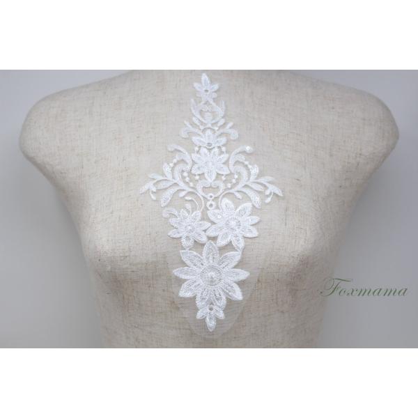 チュール刺繍モチーフ 1枚 花 スパンコール付き 白 (MFLB42WHSASP)