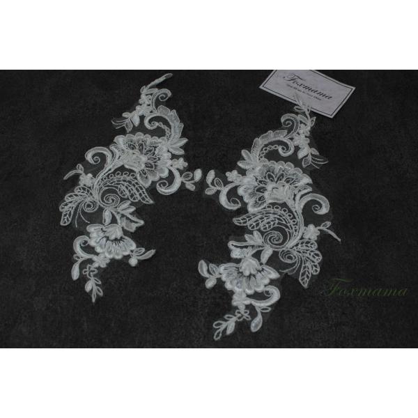 チュールコード刺繍モチーフ 1対 花 オフ白・キナリ (MFLB52KNSHJL)