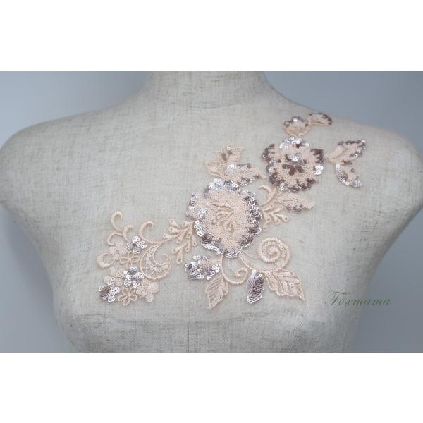 チュール刺繍モチーフ 1枚 花 スパンコール付 サーモンピンク(MFLB62SPJL00)