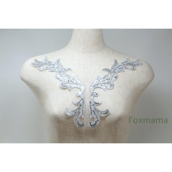 チュール刺繍モチーフ 1枚 葉 銀色スパンコール装飾 銀ラメ糸 (MLFB52SVWWSP)