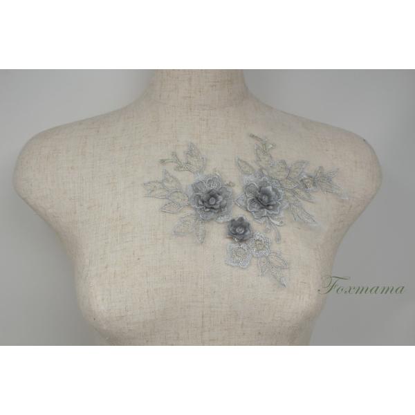 チュール刺繍花びら立体モチーフ 1枚 グレー x ラメ糸 Aタイプ (MTHA92GYHL0A)