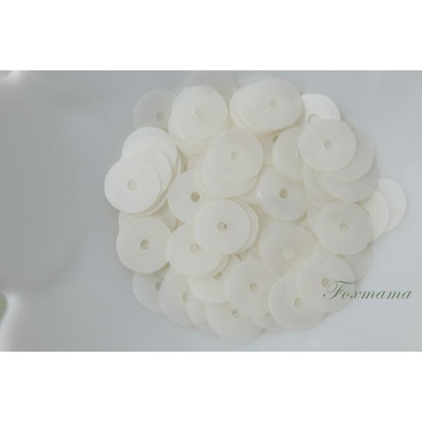 スパンコール 8mm 約140枚(約2.5g) 平丸 マット オフ白・キナリ (SCC08MKNSJ...