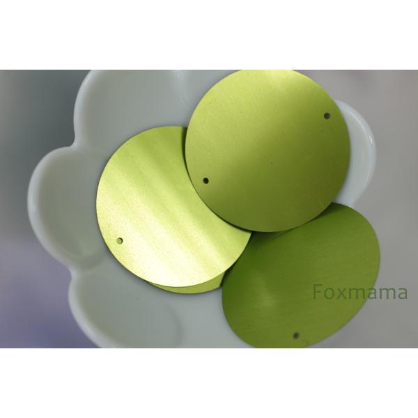 【セール品】スパンコール 40mm 6枚 丸 穴2つ マット 黄緑色 (SCC40MYGZZH2)
