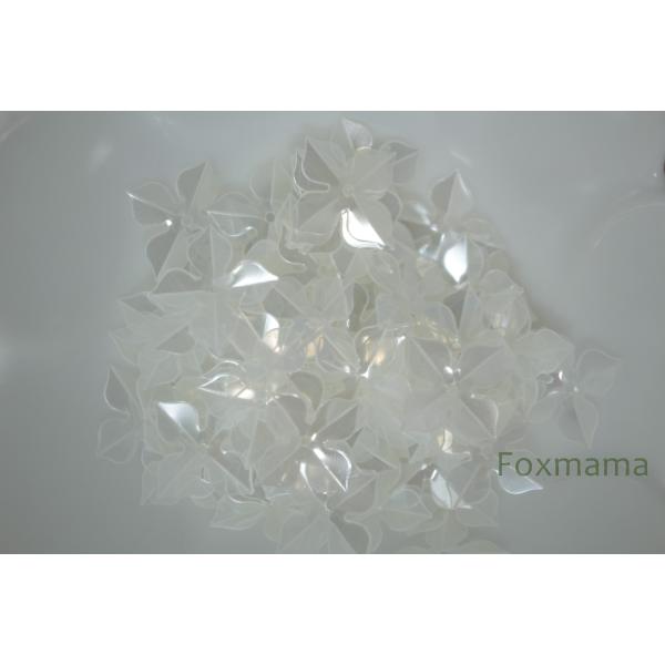 スパンコール 10mm 約70枚(約2g) 4枚花びら シャイニー半透明 (SF410SHSHE00...