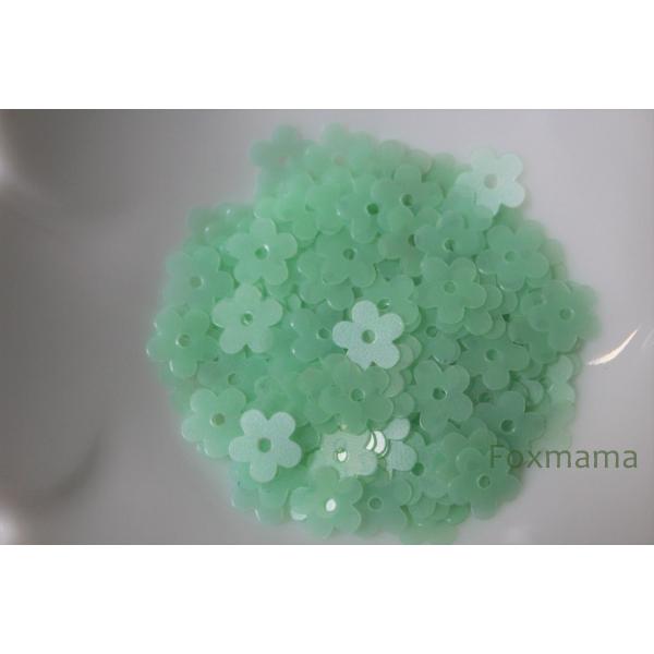 スパンコール 7mm 約200枚(約2g) 5枚花びら マット 薄緑 (SF507MFNHH01)