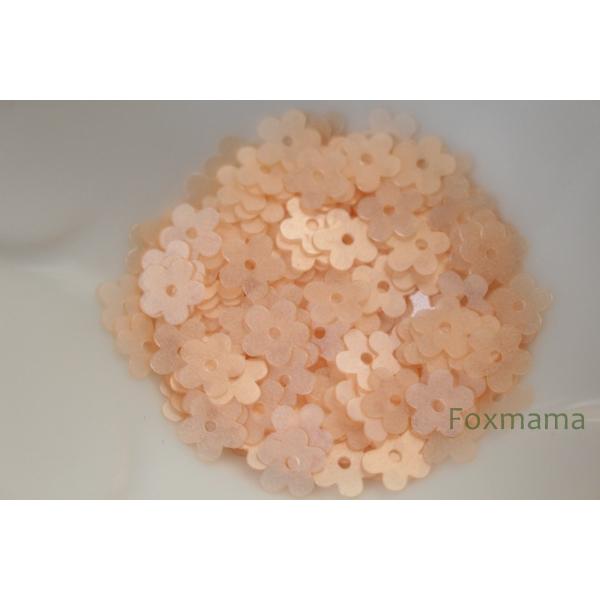 スパンコール 7mm 約200枚(約2g) 5枚花びら マット 薄オレンジ (SF507MFOHH0...