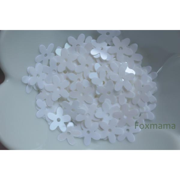 スパンコール 約170枚(約3g)分 5枚花びら 平 10mm 光沢乳白色(SF510SMWGAHR...