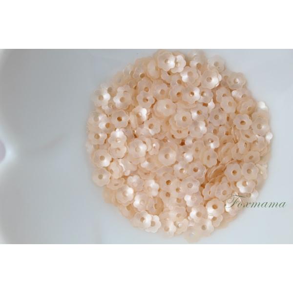 スパンコール 約680枚(約2.5g) 4mm 花カップ マット 薄オレンジ (SFC04MFOSE...