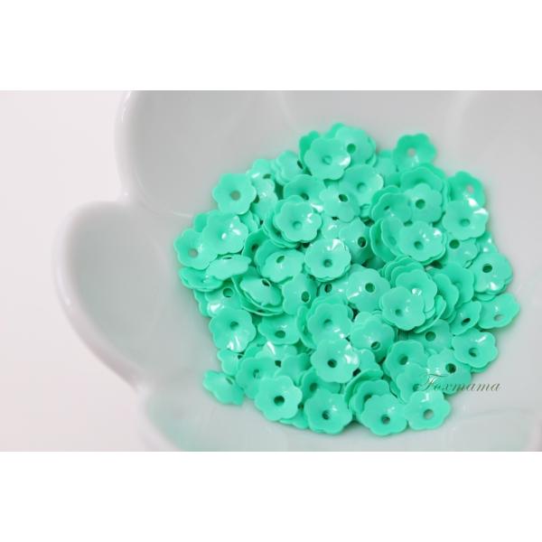 スパンコール 約260枚(約3.5g) 花カップ 7mm 緑 (SFC070GRBS00)