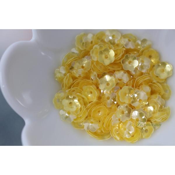 スパンコール 約300枚(約3.5g) 花カップ 7mm 半透明 黄 (SFC070YLJWHS)