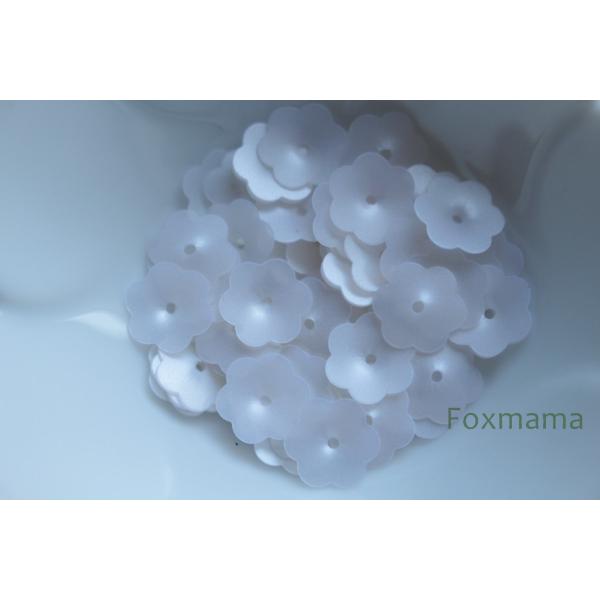 スパンコール 10mm 約80枚(約2.5g) 花カップ ネモフィラ マット オフ白 (SFC10M...