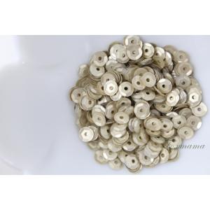 スパンコール 約420枚(約2g) 亀甲 4mm マット 薄金色 ゴールド