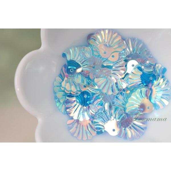 スパンコール 約65枚(約3.8g) ミニ孔雀風 貝 オーロラ水色 (SPC15AWTBJ00)