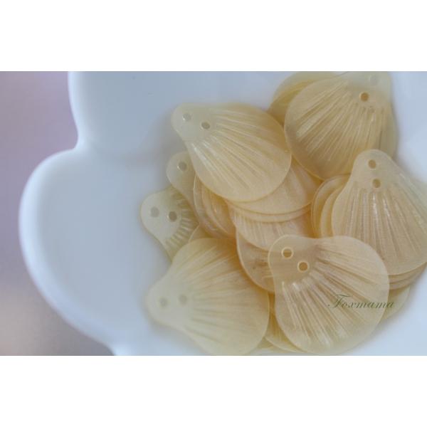 スパンコール 約25枚(約2.5g) 貝 シェル 20mm 半透明黄 クリーム(SSL20MYLJW...