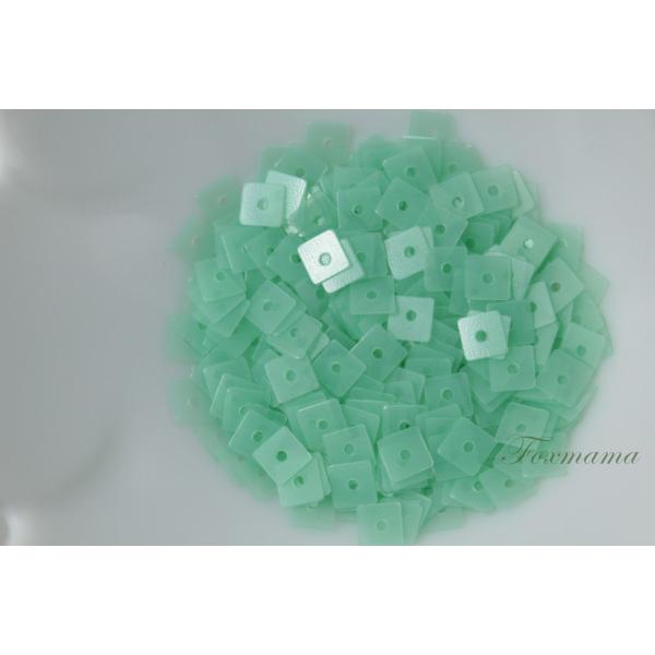 スパンコール 4mm 約380枚(約2g) 正方形  薄緑 (SSQ040FNSH00)