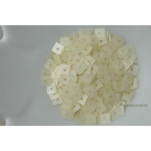 スパンコール 4mm 約380枚(約2g) 正方形 マット アイボリー (SSQ04MIVSH00)