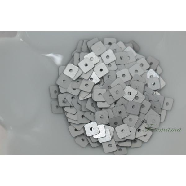 スパンコール 4mm 約310枚(約2g) 正方形 マット シルバー 銀色 (SSQ04MSVHWH...