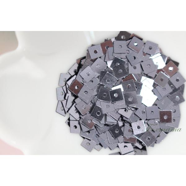 スパンコール 約500枚(約2g) 正方形4mm メタリック ガンメタ (SSQ04TGMJB00)