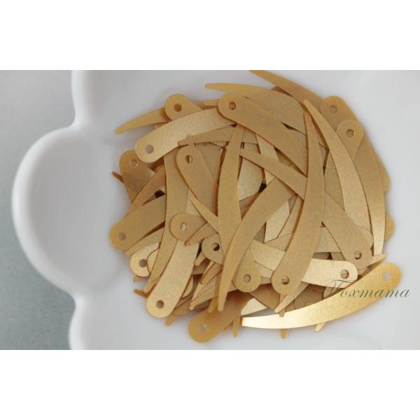 スパンコール 33mm 約65枚(約2.5g) 象牙形 トップホール マット 黄土色(SZG33MO...