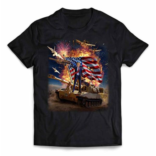 メンズ Tシャツ 半袖 戦車 の上に立つ トランプ大統領 by Fox Republic