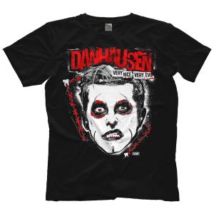 AEW Tシャツ「AEW “気のいい悪魔” ダンハウゼン DANHAUSEN Cloak Tシャツ」（ボディ色：ブラック）AEW直輸入プロレスTシャツ（お取り寄せ）｜freebirds