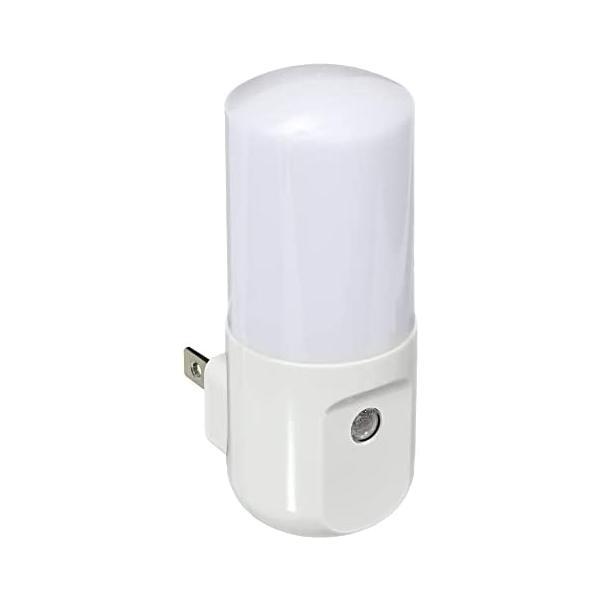 エルパ (ELPA) LEDセンサー付ライト (白色/ホワイト/コンセント式) 明暗センサー PM-...