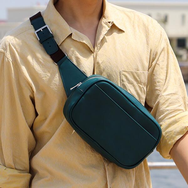 ボディバッグ 本革 おしゃれ ミネルバボックス ボディバッグ メンズ 40代 50代 Sサイズ Bo...