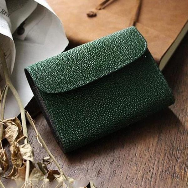 財布 二つ折り財布 メンズ フリースピリッツガルーシャ三つ折りスティングレーエイ革 プレゼント  男...