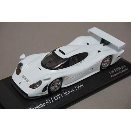 1/43 ミニチャンプス 433986803 ポルシェ 911 GT1 ストリート 1998 ホワイ...