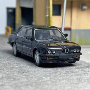 予約  KING MODEL 1/64 BMW M5 E28 初期 5シリーズ Black （Lim...