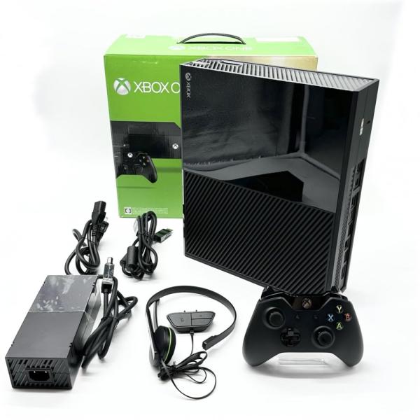 Xbox One 発売記念版 (タイタンフォール同梱) (5C7-00034)【メーカー生産終了】 ...