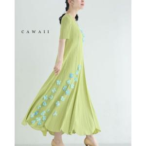 Sから3L対応 心ときめく花舞うアコーディオンプリーツロングワンピース