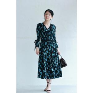 Sから2L対応 黒 青い花咲くアコーディオンプ...の詳細画像2