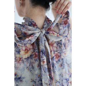 後ろで揺れるリボンの花画シフォンブラウストップスの詳細画像1