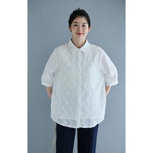 波うつ花と蝶々の刺繍ラインシャツトップスの詳細画像1