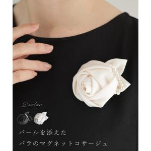 パールを添えたバラのマグネットコサージュの商品画像